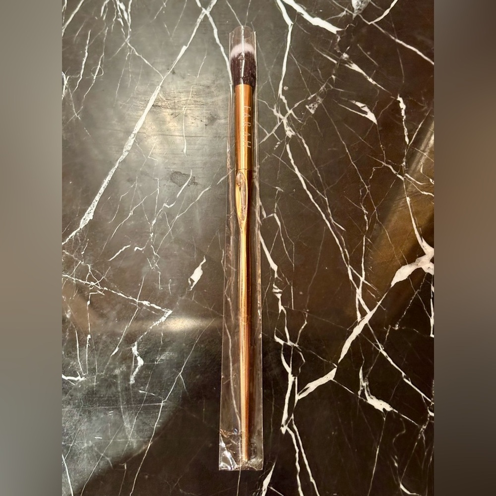 2/$15 - Farah 35E Blending Brush - New